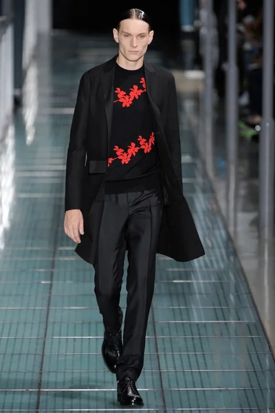 Look 14